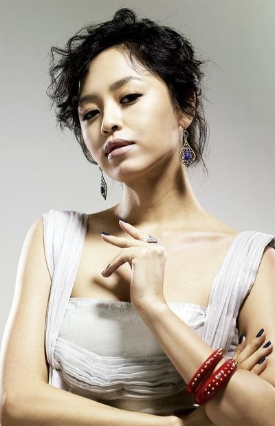 “〈늦은 후회〉 강성연, 다시 결혼했다”이혼 후 두 아들 키우던 그녀, 50세에 의사 남편과 ....
