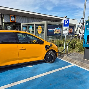 르노 트윙고 E-Tech 고속도로 실주행 전비 분석: 100km/h 정속 11kWh/100km 달성 비결과 50kW 충전의 ....