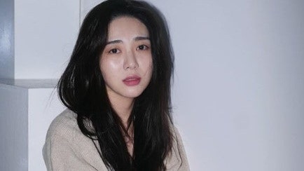 AOA 출신 권민아, "모친 뇌 손상·생명 위기 중환자실 입원"…'8억 횡령 주장' 친언니 공개 수소....
