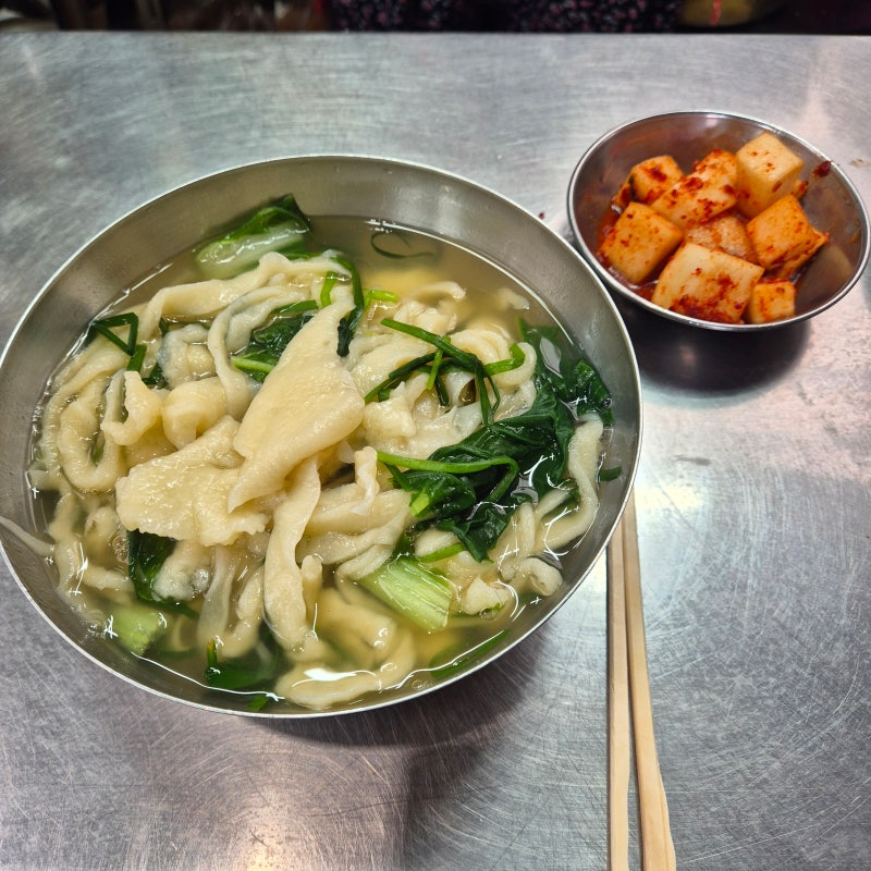 [서문시장] 명신손칼국수 맞은편 칼제비 · 서문옛날카스테라 · 원조서문땅콩빵 후기