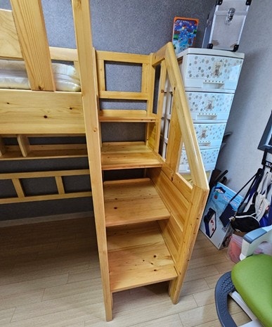벙커침대 조립 아이방 아래 공간 넓게 활용하기