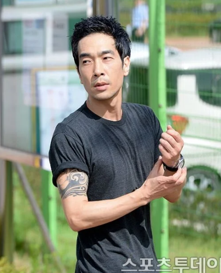 “개설 하루 만에 철퇴?!” 룰라 출신 고영욱, 틱톡 계정 강제 삭제 조치…성범죄자 영구 정....