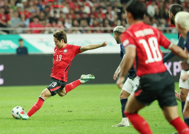 대한민국 1-4 우루과이 전술 분석｜모레노의 4-4-2, 강한 압박 앞에서 무너진 이유
