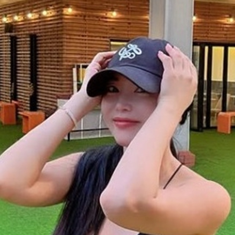 홍진영 근황, 검은 무대 의상 댓글에 브라운 입어 본 사연