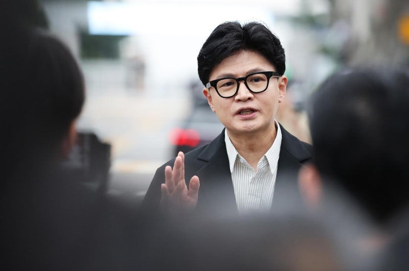 "나는 이미 유시민을 이겼다"…한동훈이 5년 전 사과문까지 꺼낸 진짜 이유