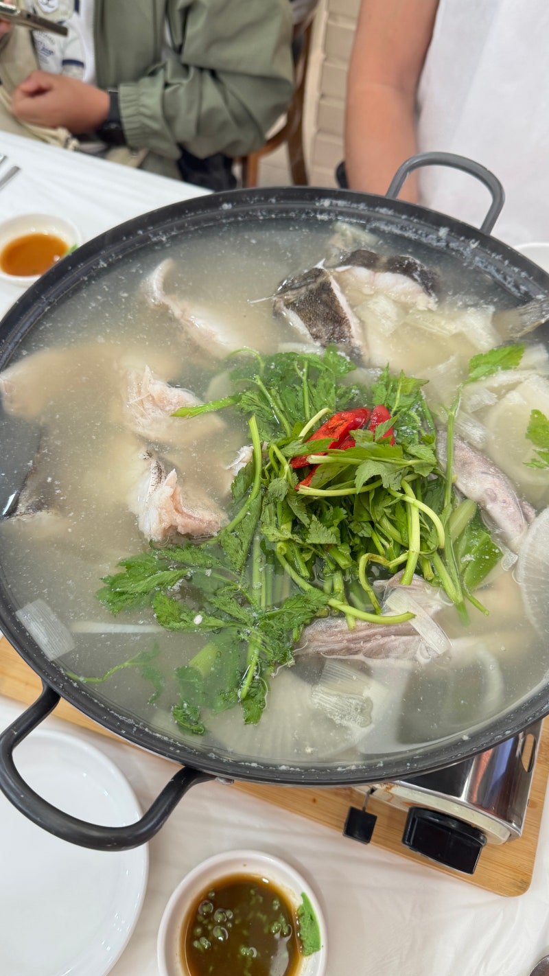 속초 대구탕 맛집 속초항찜, 4인 6만원에 솥밥까지