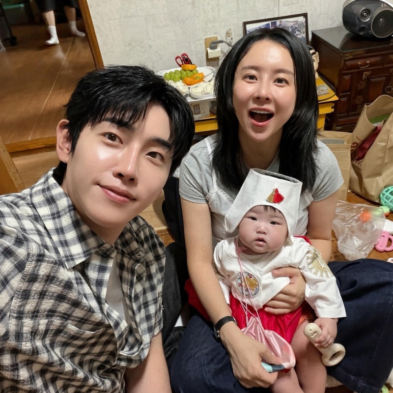 은가은, 남편 박현호와 딸 안고 찍은 명절 근황 사진 공개