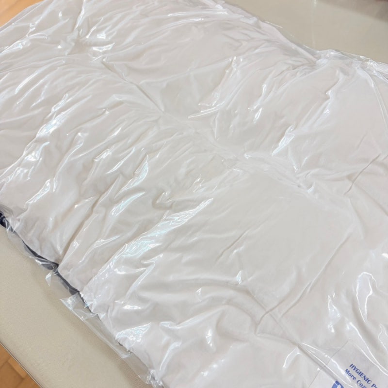 집앤콕 경추베개 네이비화이트, 양면으로 분위기 바꾸고 폭신하게 사용해요