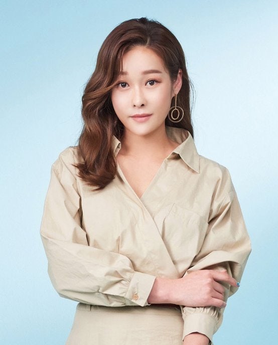 결혼 14년차 두 아이 엄마라던 현영, 프로필 사진 한 장 공개하더니 결국 "저 몇 살 같아 보여....