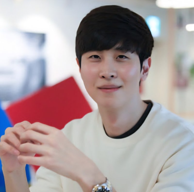 국내 최다 구독자 지무비, 좋아요 2천 넘긴 '암살자들' 리뷰 몇 시간 만에 결국 삭제했다는데