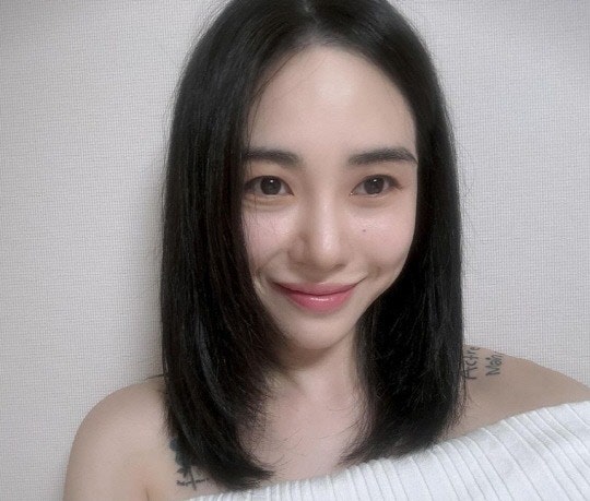 AOA 권민아 '11년째 당했다' 저격 또 터졌다는데…같은 날 지민 홍콩 근황 봤더니