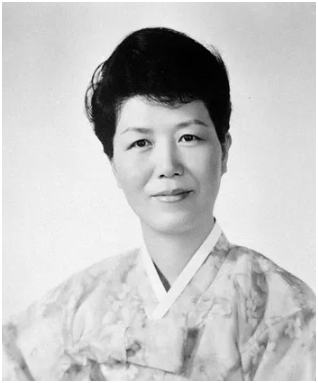 “육영수 여사 죽음의 배후가 따로 있었다?”…영화 암살자들 내용이 어떻길래 역사왜곡 논....