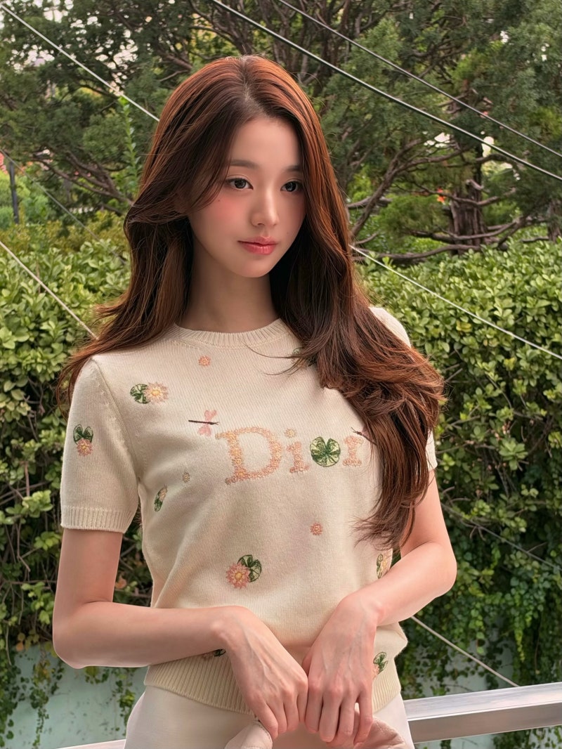'디올 공주님' 소리 나온 22살 장원영, 원조 지수와 뭐가 달랐나