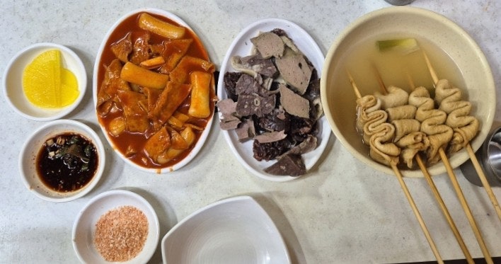 [속초중앙시장 맛집] "우리분식" - 떡볶이, 순대, 오뎅