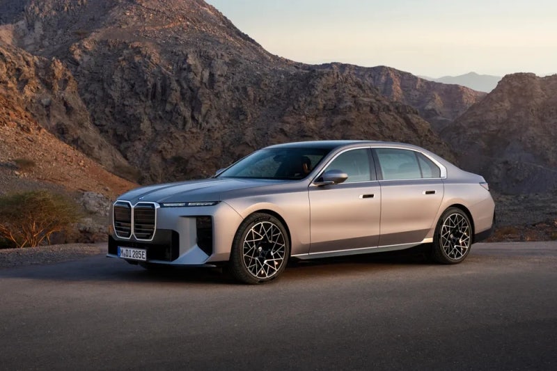 "콧구멍 논란 이제 벗어나나?" BMW 7시리즈 페이스리프트에 다들 감탄