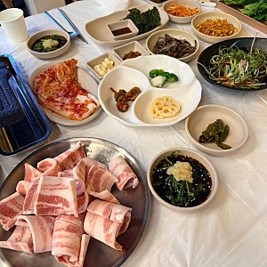 [ 천안 불당동 ] 갑부돈 : 9첩반상에 돌판 냉삼까지, 제대로 취향저격한 불당동맛집
