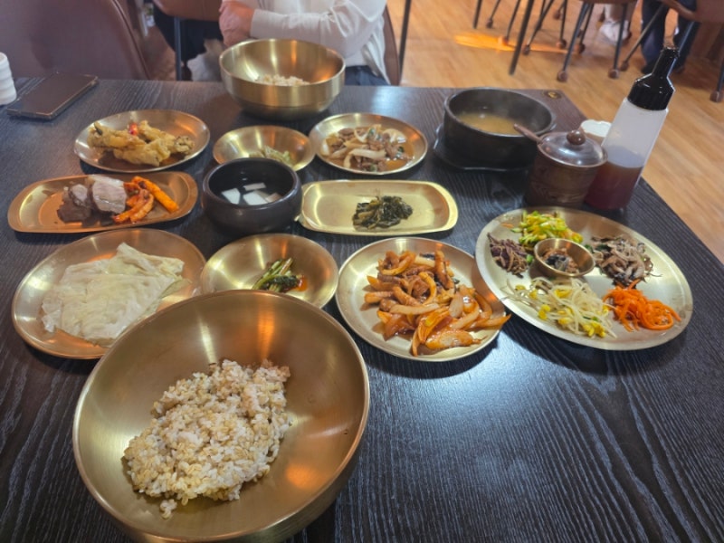 [익산 맛집] 고즈넉한 한옥 정원에서 즐기는 건강한 밥상 예지원 고택 보리밥 방문 후기