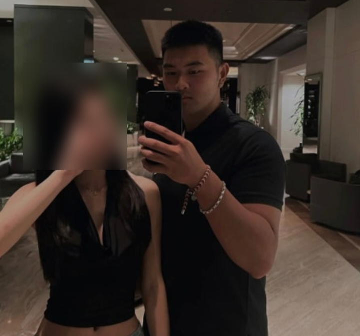 포토부스 한 장에 '나의 공주와 365일'… 추신수 아들 추무빈, 여친 공개하고 남긴 건 두 마디