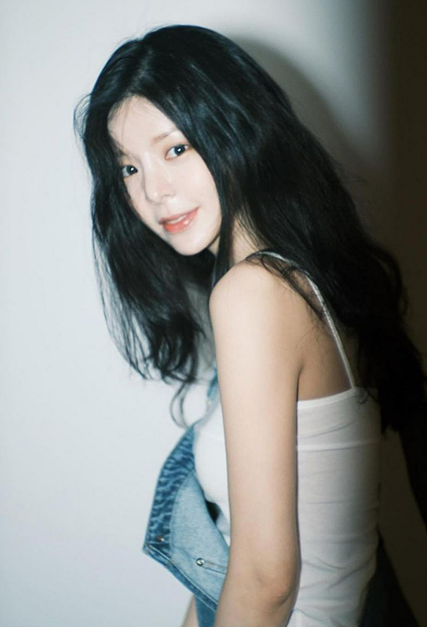 장재인 노브라 패션 논란, 왜 다시 화제가 됐나｜옷차림 선택과 여성 신체 평가를 둘러싼 이....