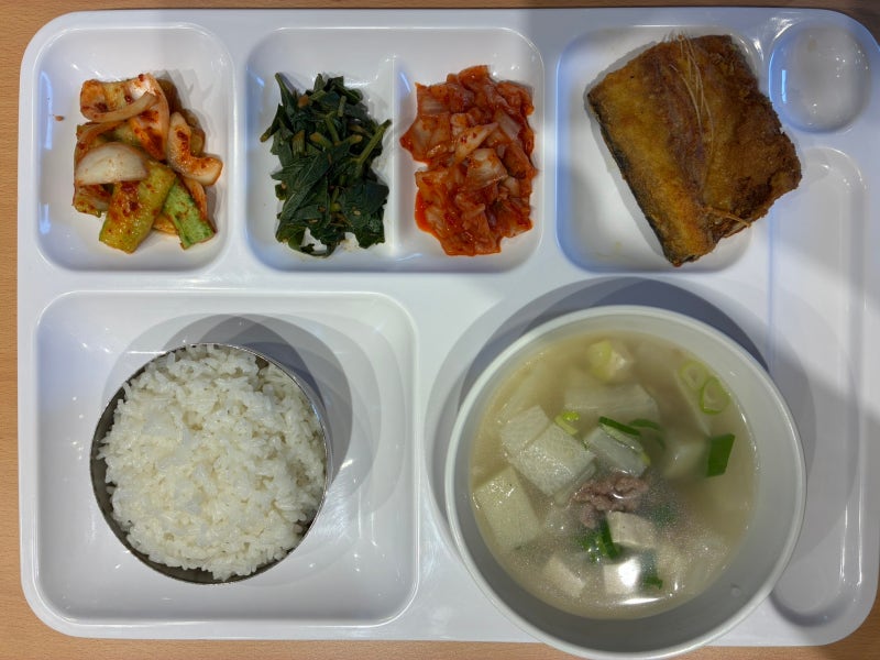 청주주간보호/늘봄/다양한식단/건강한식단/생크림콩죽/고등어카레구이/방풍나물/찐밤/