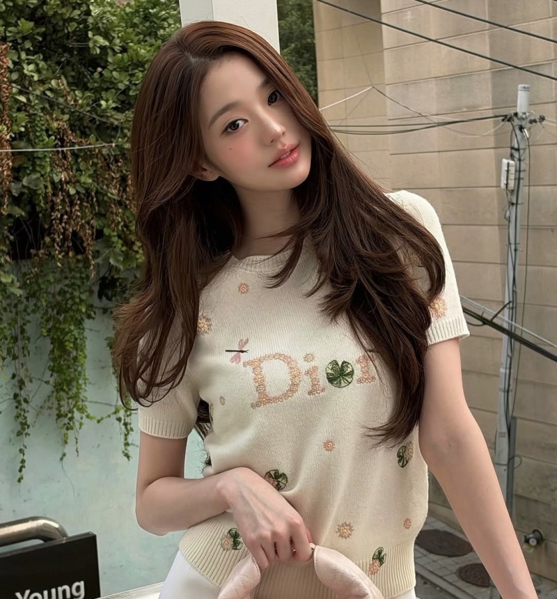 디올 공주 출국합니다.. 장원영의 올화이트 공항패션