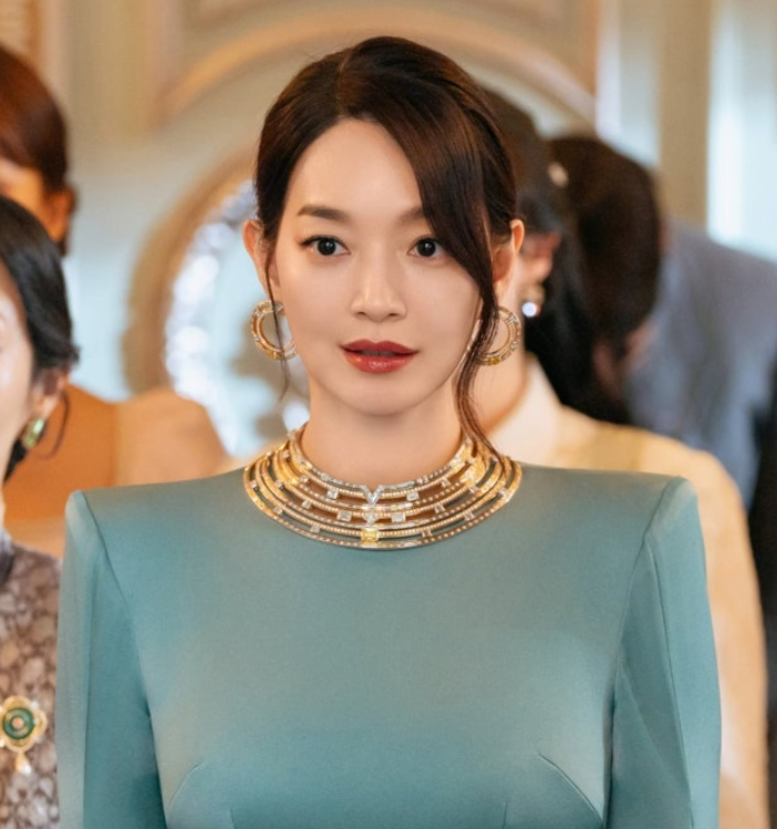 도대체 어떤 모습이길래? 신민아 가 남편의 이혼 통보 속에서도 완벽한 기품을 지킨 진짜 비....