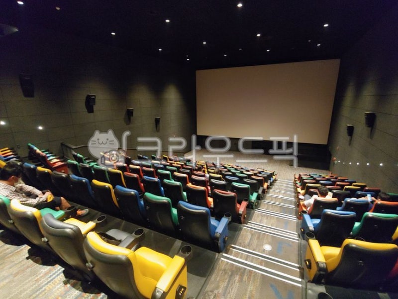 이영애·김고은까지 악플 테러…영화 '암살자(들)', 흥행 1위 내주고도 논란은 ing