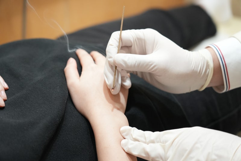 강남아토피 피부가 두꺼워지는 태선화 시기와 과정