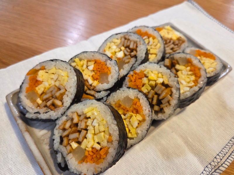 매콤 어묵김밥 만들기 :: 초보도 안 터지는 김밥 싸는법 & 레시피