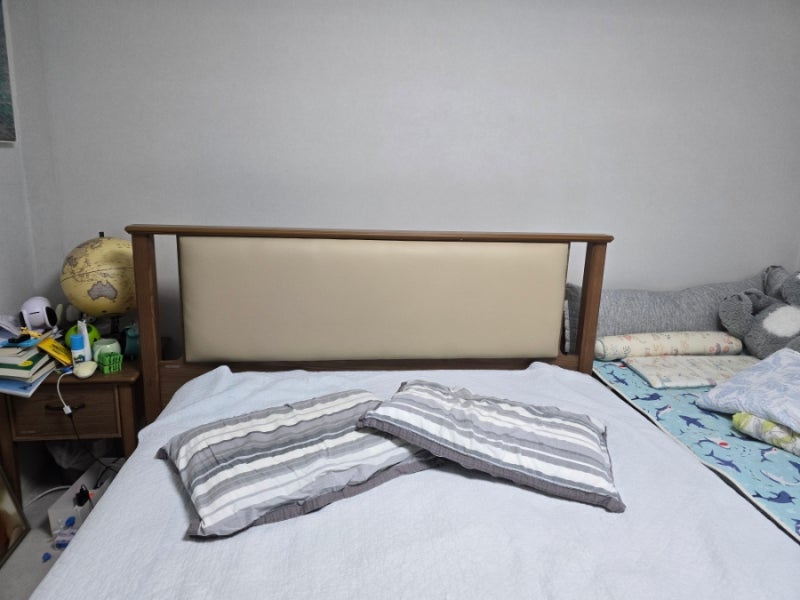 사당동 침대헤드 가죽교체, 오래된 헤드보드 인조가죽으로 깔끔하게 새단장