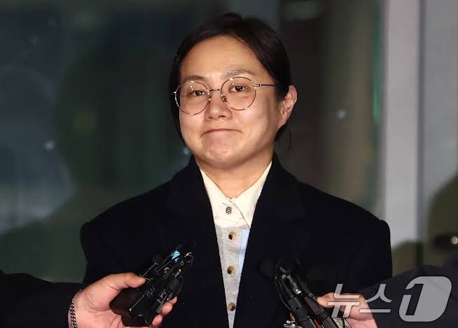"매출 10% 안 주면 폭로"…박나래 전 매니저 재판, 오늘(29일) 처음 열린다.