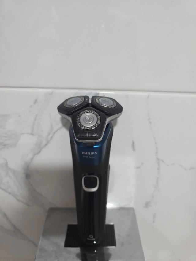 필립스 SkinIQ 5000 전기면도기 S5889/71, 면도 경험을 한 단계 업그레이드하다