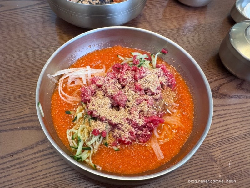 경주 황리단길 육회비빔밥 한우물회 '함양집 황리단점' 맛집추천