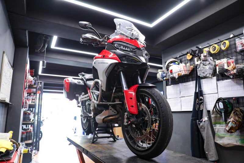 DUCATI 두카티 MULTISTRADAV4S 멀티스트라다V4S 바이크타이어 전문점 브라더모터스 미쉐린 로드6 오....