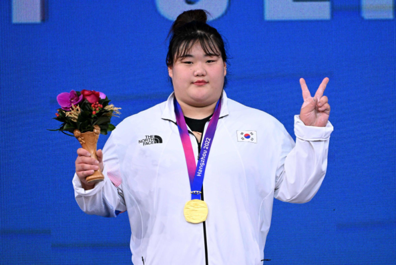 박혜정 역도 은메달 합계 300kg 한국신기록 리원원에 이어 아시안게임 2위
