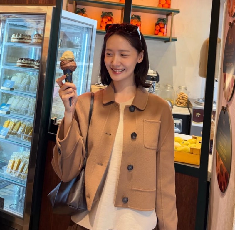 36-Year-Old Yoona's Bob Cut, a Changed September in Milan… From Brown Setups to Gelato