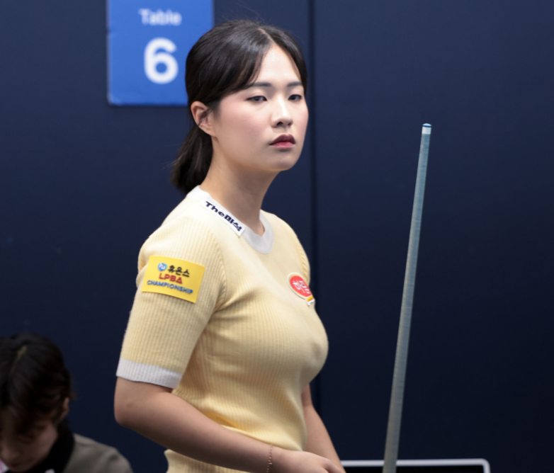 "Wasn't it bad manners?" Billiard player Park Jung-hyun, who smiled brightly at Lee Soo-geun's billiard hall, turns out to have hit it big recently