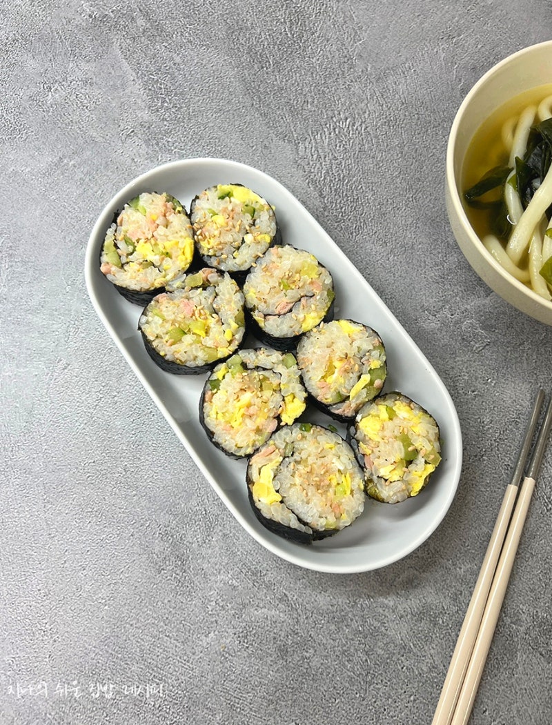 김밥 재료 모두 섞어서 고소한 스팸 오이 계란 김밥 만들기