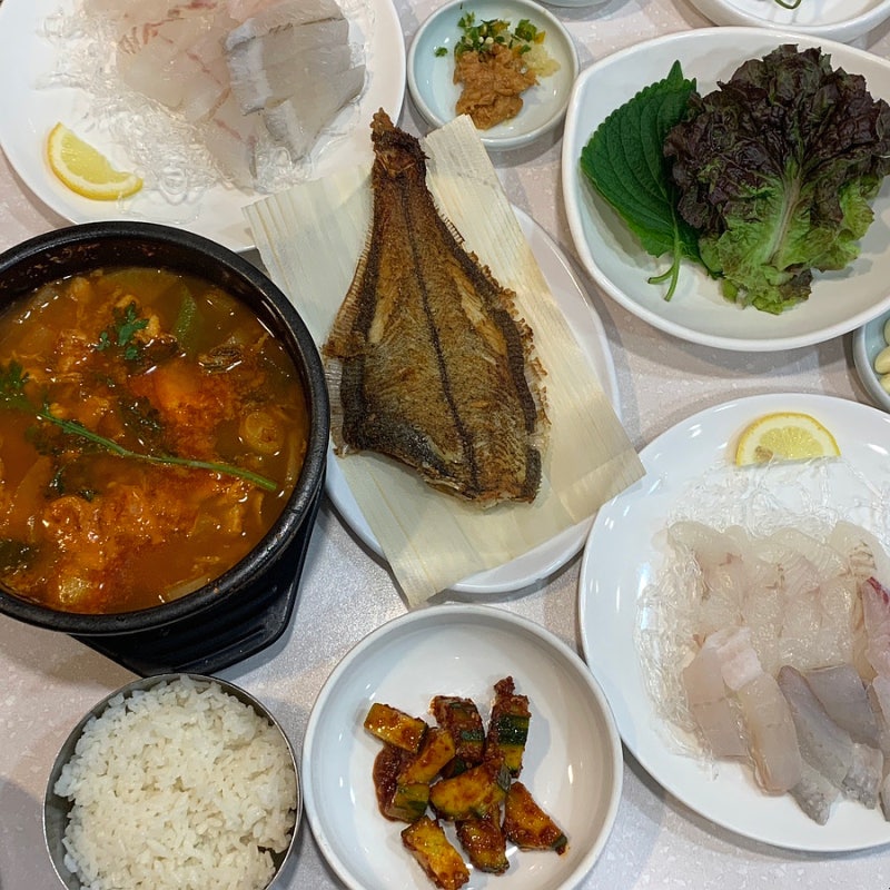 부산 대연동 점심 맛집 회정식 횟집 추천 궁중해물탕 조씨집