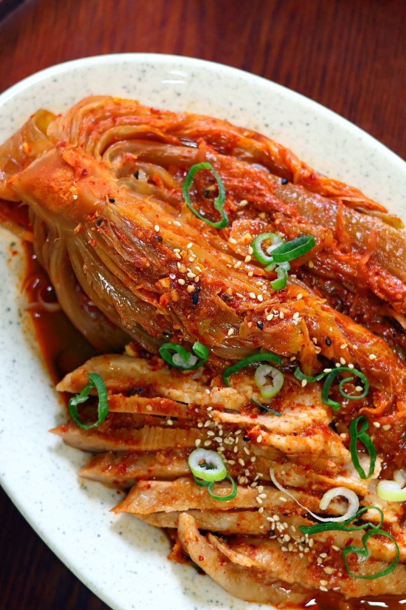 항정살로 만드는 푹 익은 김치찜 레시피 부드러운 돼지고기 들기름 묵은지찜 만드는 법