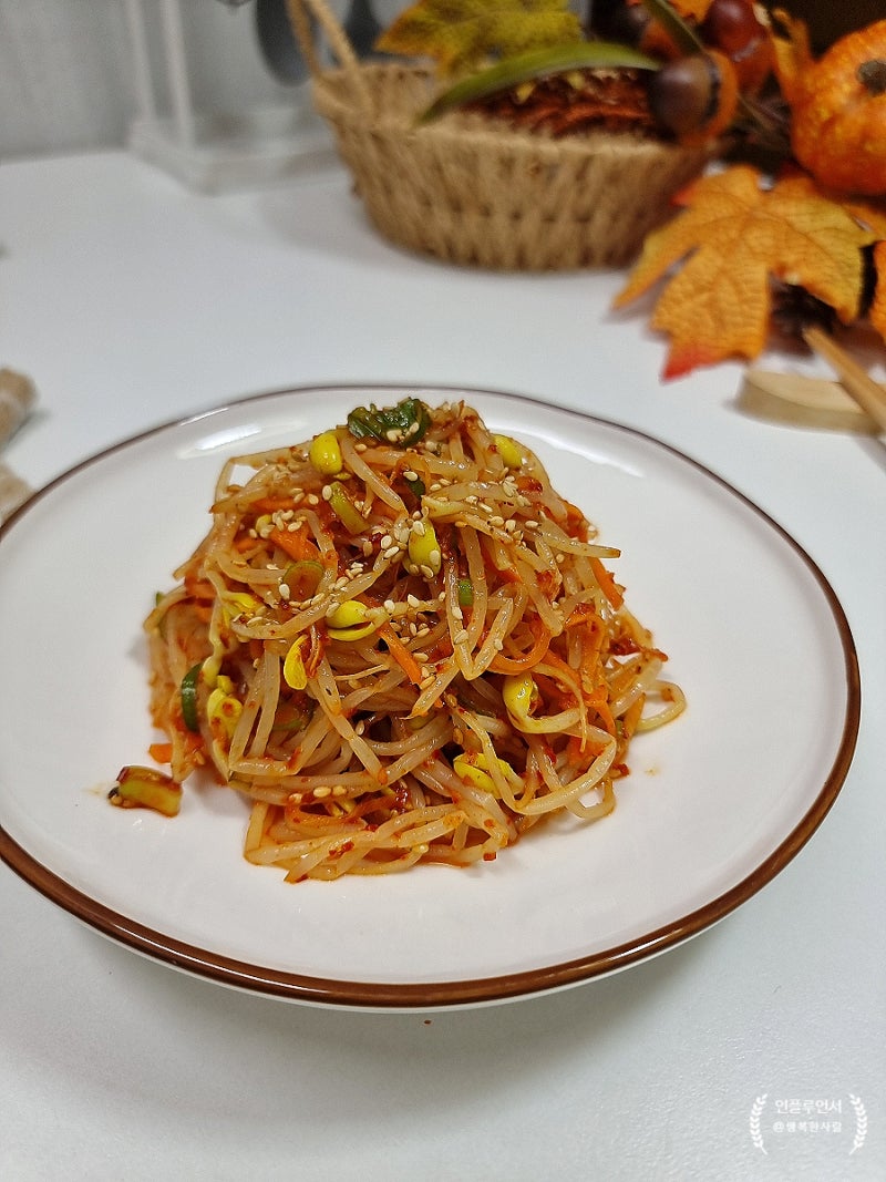 콩나물무침 레시피, 매번 물 생겼다면 이렇게 해보세요! 끝까지 아삭한 빨간콩나물무침 만드....