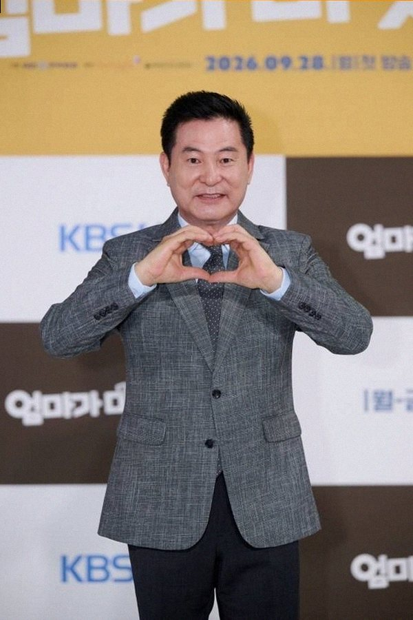 19세 연하 아내와 52세 차이 아들? 배우 이한위가 말하는 반전의 가족 경영학