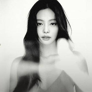 제니 롯데백화점 앰배서더 발탁, 10년 만에 다시 ‘광고 모델’을 세웠다. 10년 만에 다시 세....