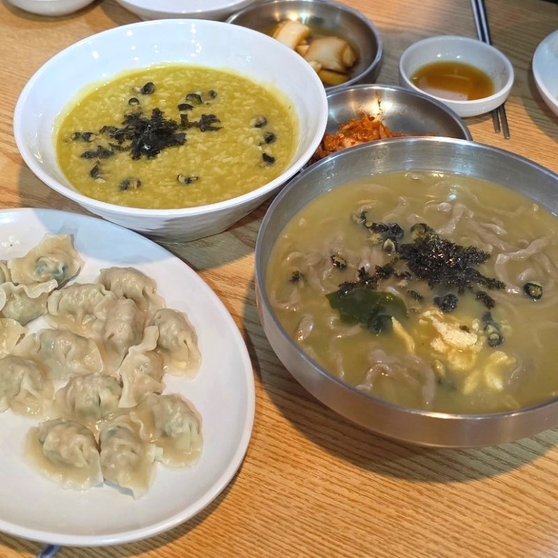 [제주] 웨이팅 한시간이 넘었던 제주 맛집, 중문수두리 보말칼국수
