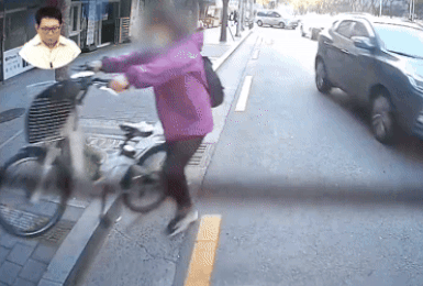 “차 박고 가짜 번호까지 줬는데 뺑소니 아니라고?”…한문철이 짚은 결정적 기준