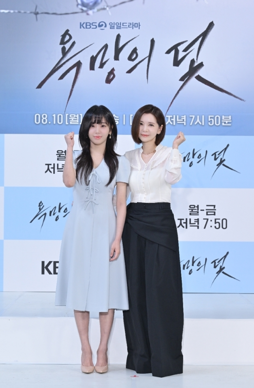 "눈 밑 점 하나로 레전드"… 배우 장서희, 17년 넘게 패러디되는 《아내의 유혹》 탄생 비하인....