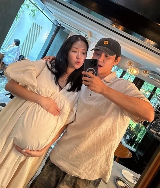 김지혜 64kg→57kg, 같은 치마 입었더니 깜짝…쌍둥이 출산 후 달라진 모습