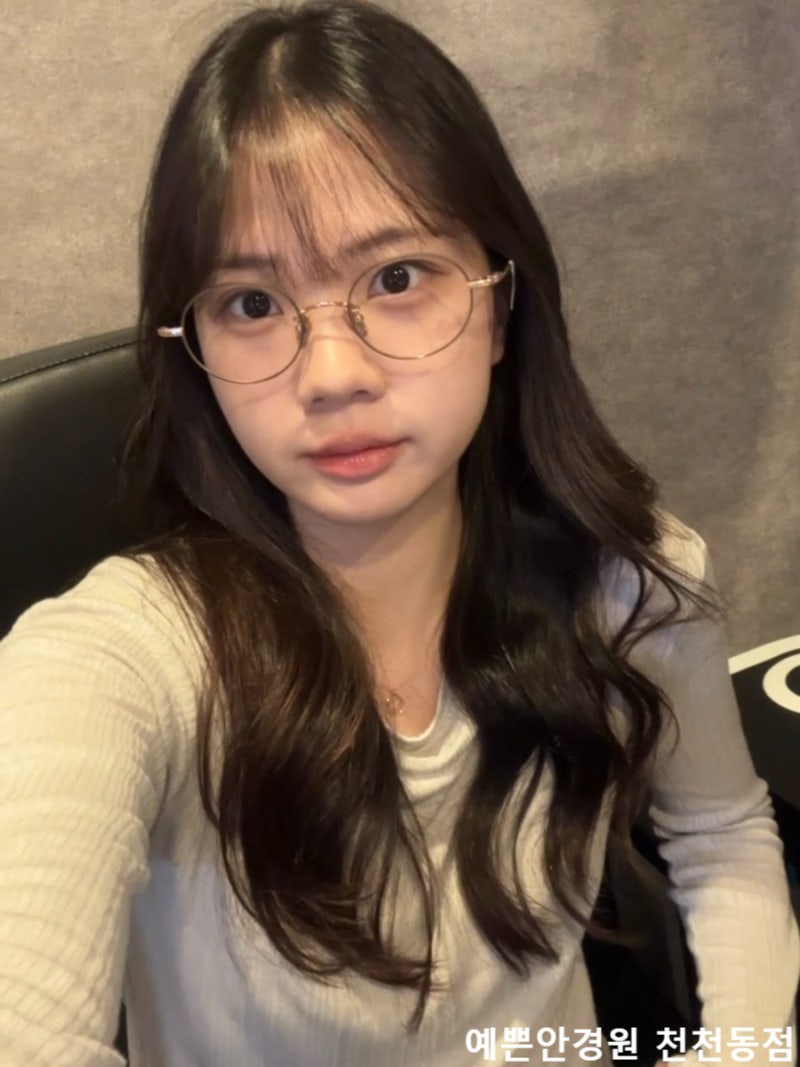 심플하지만 확실한 긱시크 무드, 지하퍼 신상 안경테 TAUPO[타우포]