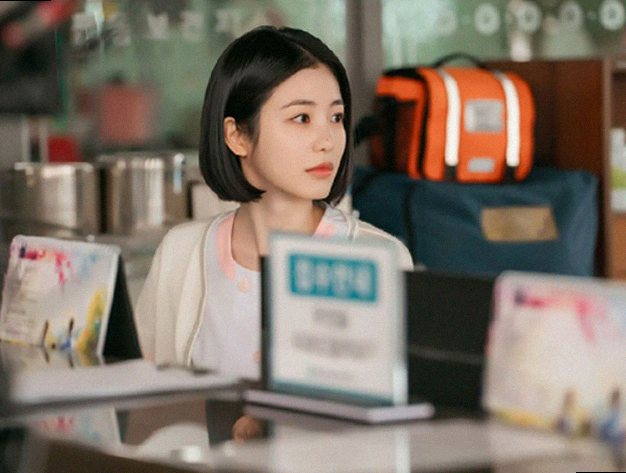 Park Bo-gum and Shin Ye-eun's Drama 'Night Traveler' Exit and the Disappointment of the Failed Romance