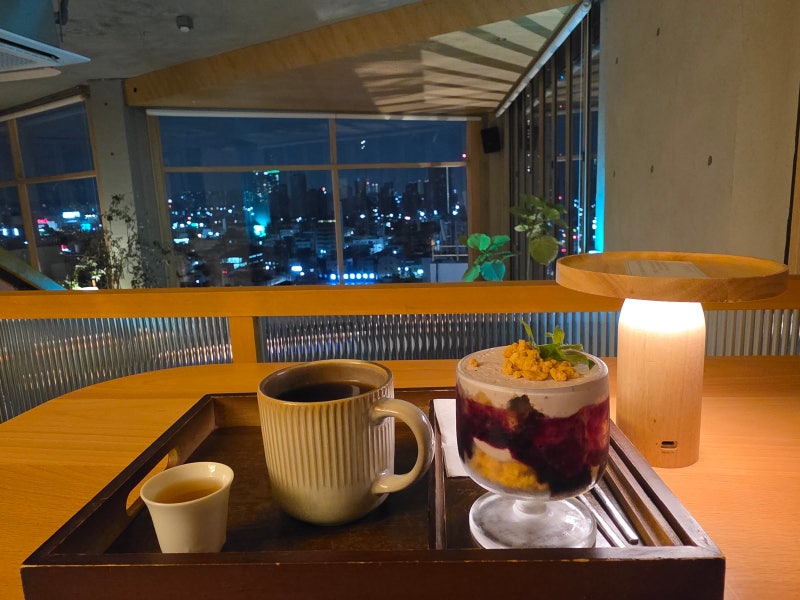 청주 수암골 야경 카페 추천 | 오차오차 야간드라이브 야경맛집 데이트코스 느좋카페 내돈내....